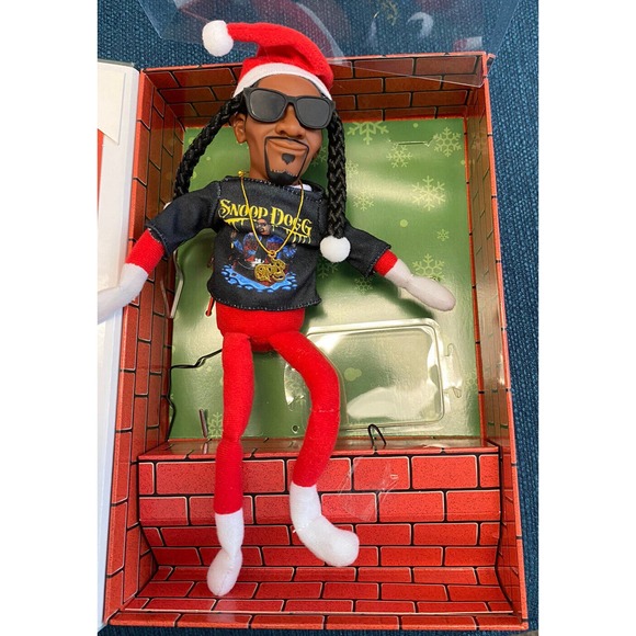 Snoop on the Stoop 12” A Hood Tradition Snoop Dogg Christmas Red Plush Figurine - Picture 3 of 12